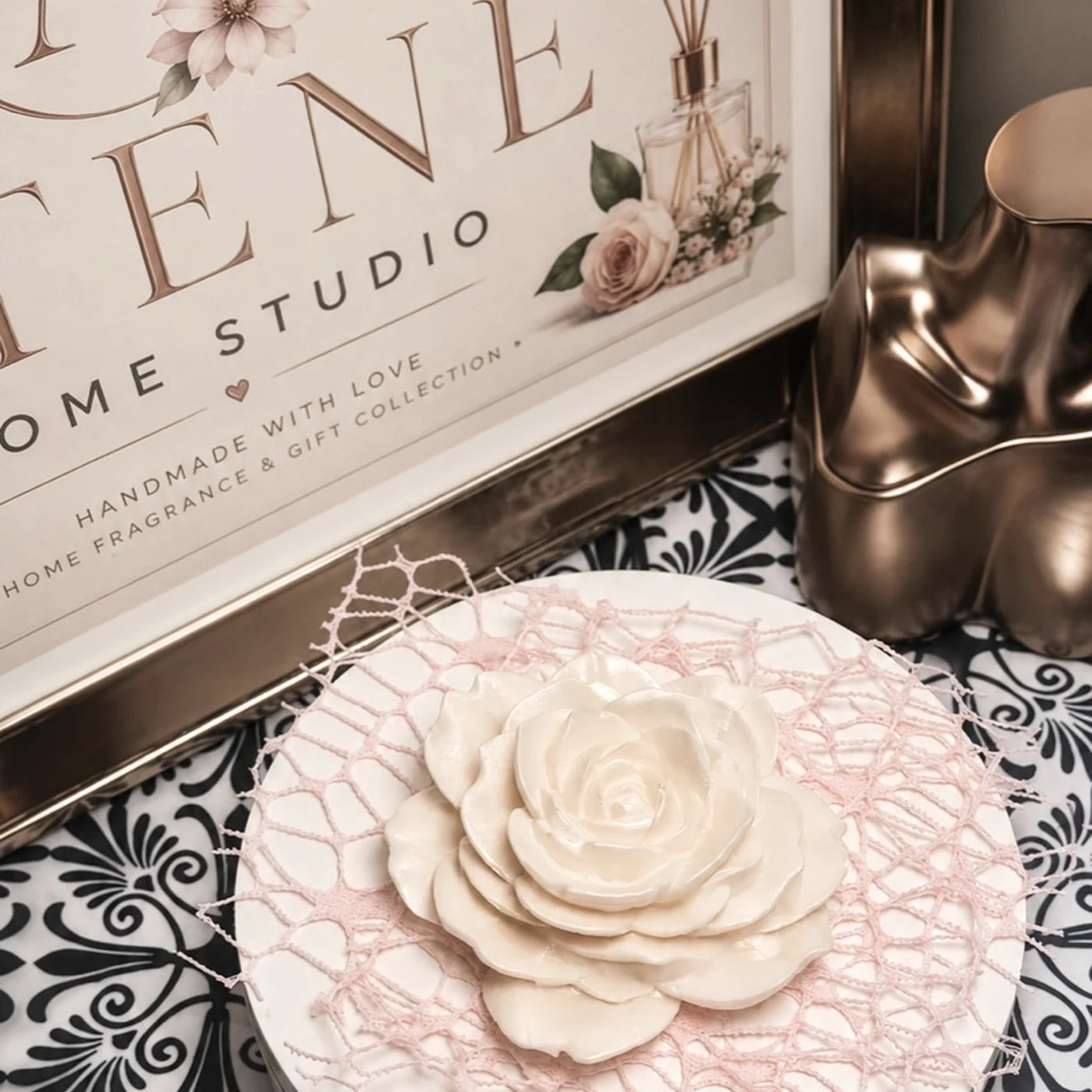 ATENE Home Studio fragrance display